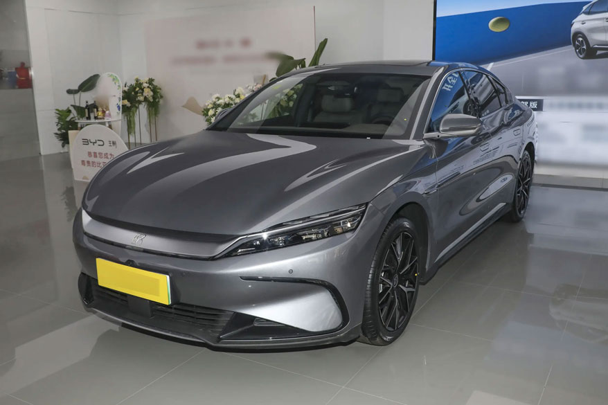 比亚迪汉EV2025评测：王朝旗舰再进化，30万级纯电轿跑的“全能新标杆”