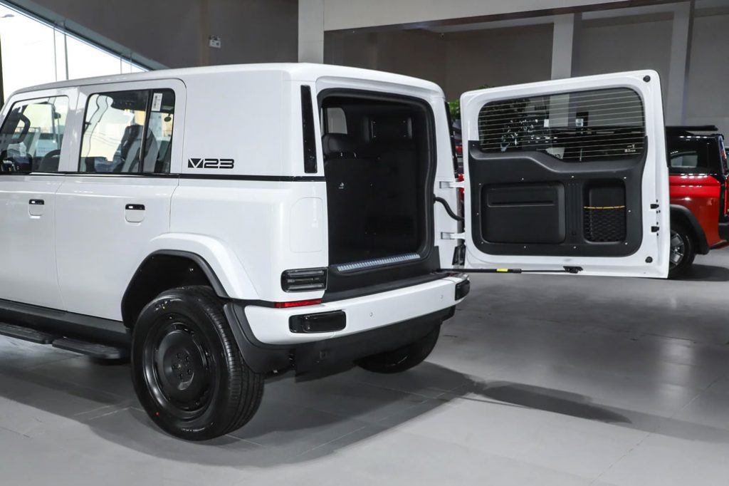 奇瑞iCar V23评测：10万级“方盒子”电动车，是复古情怀还是技术突围？
