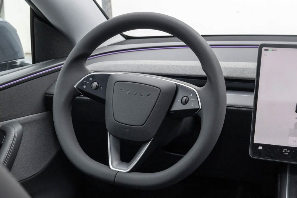 2025款特斯拉Model Y新车评价 2025款特斯拉Model Y新车评价