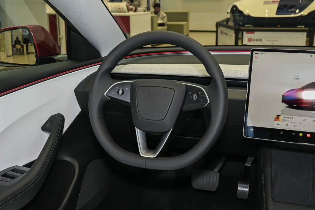 特斯拉Model 3:极简主义的「带电武士」,如何改写30万级电动规则? 特斯拉Model 3:极简主义的「带电武士」,如何改写30万级电动规则?