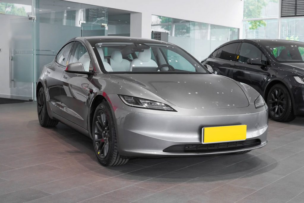 特斯拉Model 3:极简主义的「带电武士」,如何改写30万级电动规则? 特斯拉Model 3:极简主义的「带电武士」,如何改写30万级电动规则?