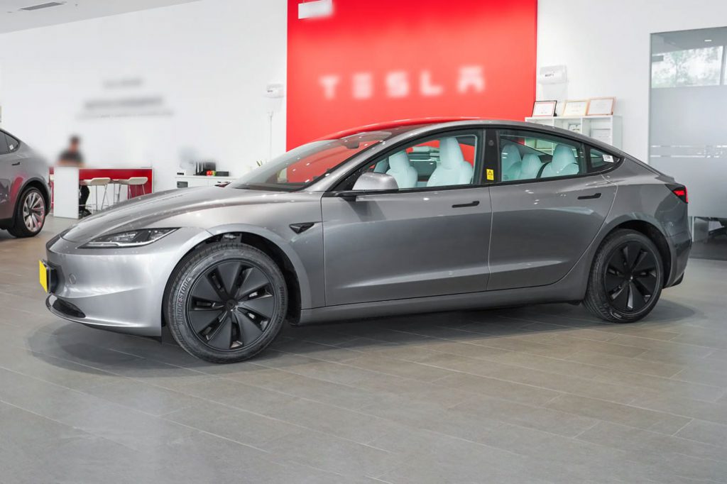 特斯拉Model 3:极简主义的「带电武士」,如何改写30万级电动规则? 特斯拉Model 3:极简主义的「带电武士」,如何改写30万级电动规则?