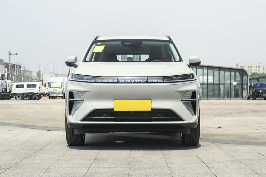 哈弗枭龙MAX评测:15万级电四驱的「田忌赛马」,家用SUV的越级革命 哈弗枭龙MAX评测:15万级电四驱的「田忌赛马」,家用SUV的越级革命