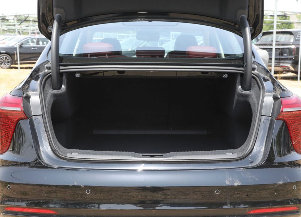 红旗H5 PHEV:重塑豪华混动轿车的「新国潮标杆」 红旗H5 PHEV:重塑豪华混动轿车的「新国潮标杆」