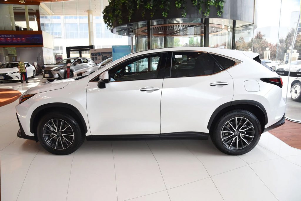 32.69万起 | 雷克萨斯NX PHEV - 优雅与效能的平衡术 以日式匠心重新定义豪华插混SUV 32.69万起 | 雷克萨斯NX PHEV - 优雅与效能的平衡术 以日式匠心重新定义豪华插混SUV