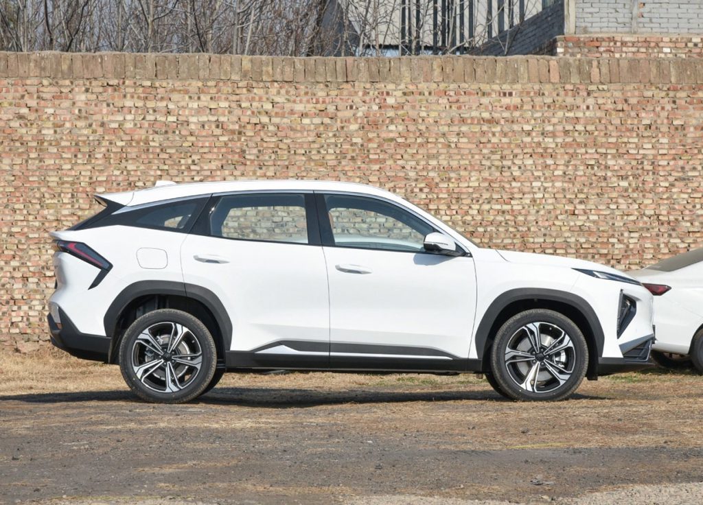 10.69万起 | 1370公里续航+三屏交互,吉利银河L7如何重新定义混动SUV? 10.69万起 | 1370公里续航+三屏交互,吉利银河L7如何重新定义混动SUV?