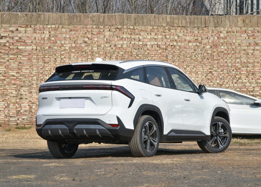 10.69万起 | 1370公里续航+三屏交互,吉利银河L7如何重新定义混动SUV? 10.69万起 | 1370公里续航+三屏交互,吉利银河L7如何重新定义混动SUV?