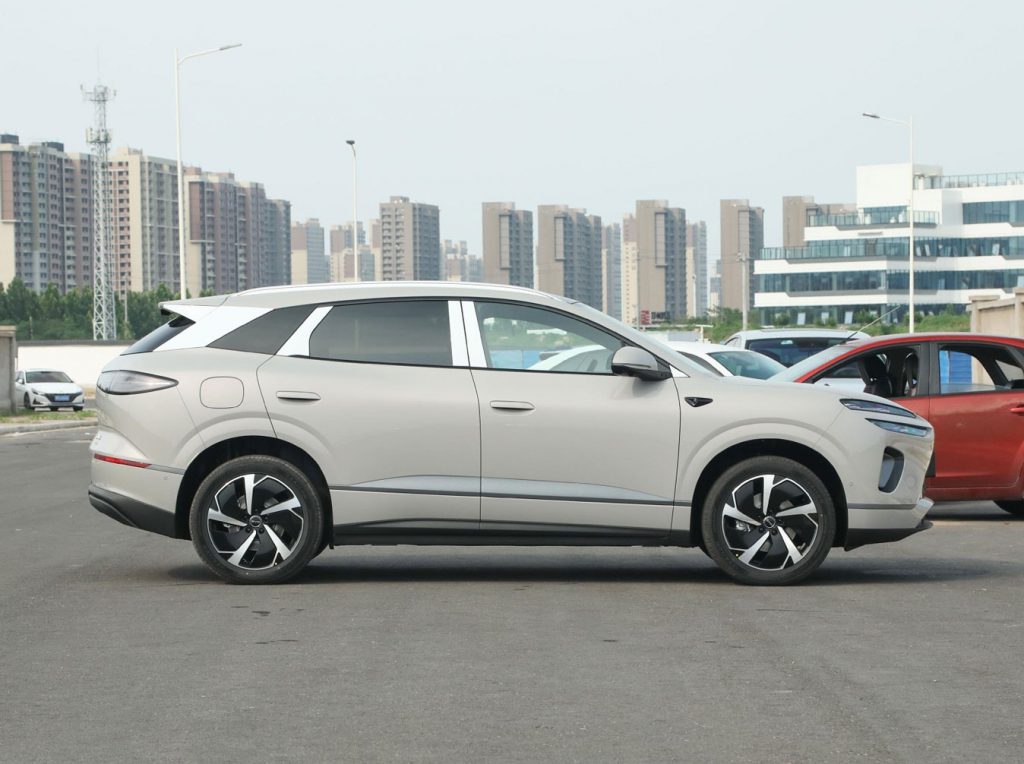 14.09万起 | 驭浪而行：比亚迪海狮06EV 2025 重新定义20万级纯电SUV标准