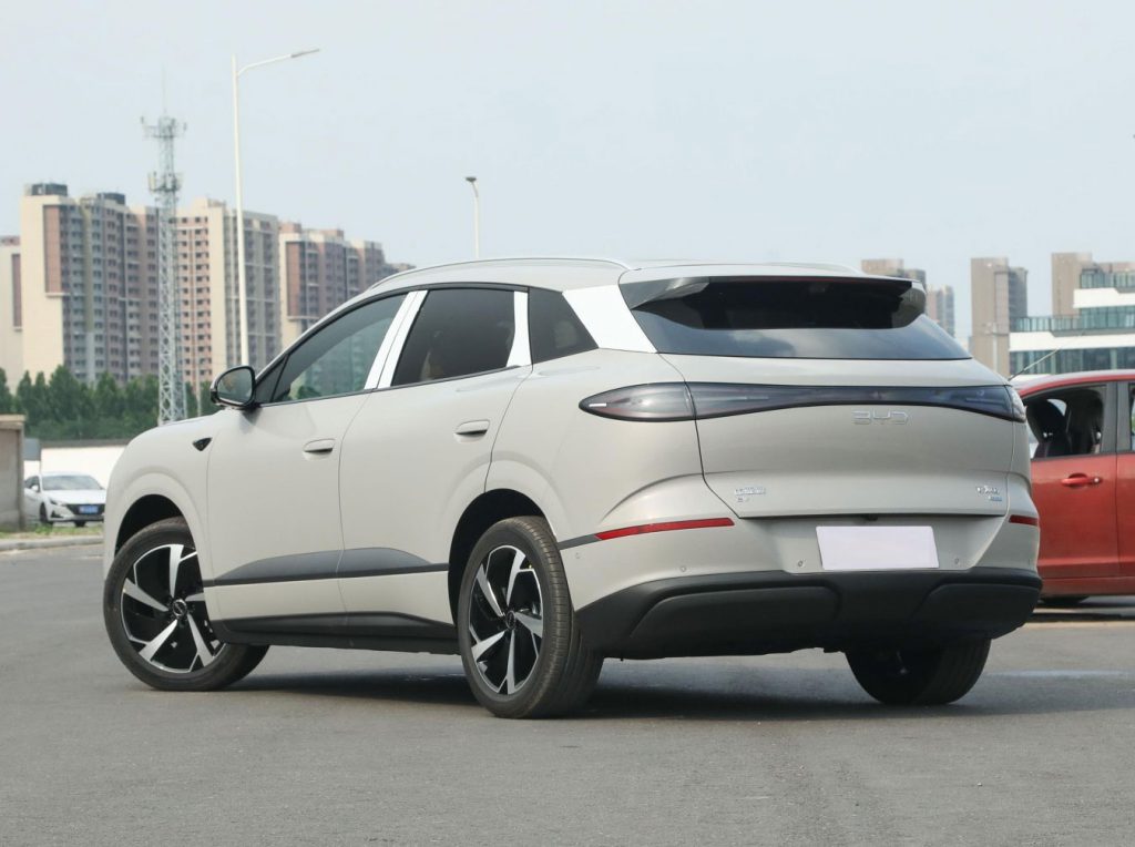 14.09万起 | 驭浪而行：比亚迪海狮06EV 2025 重新定义20万级纯电SUV标准