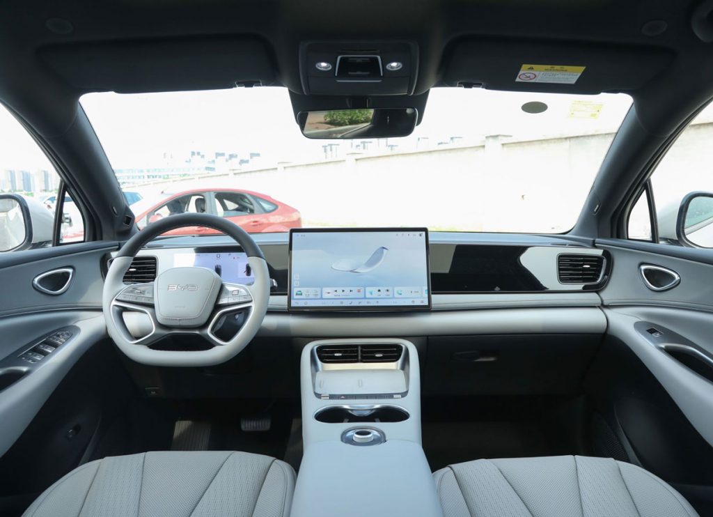 14.09万起 | 驭浪而行：比亚迪海狮06EV 2025 重新定义20万级纯电SUV标准