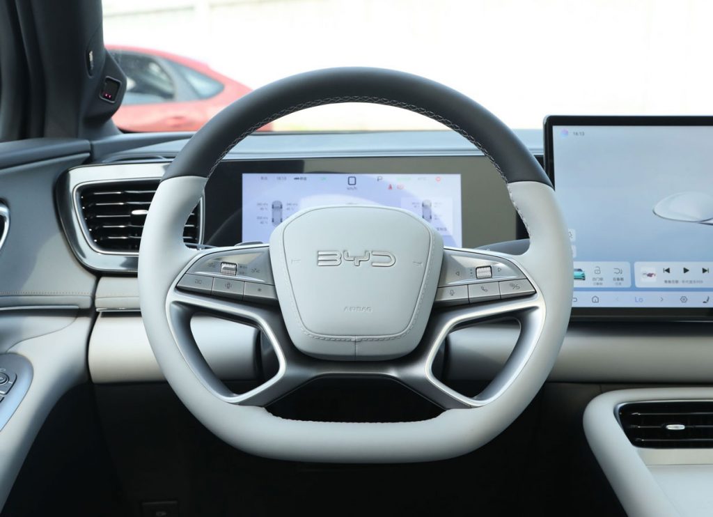 14.09万起 | 驭浪而行：比亚迪海狮06EV 2025 重新定义20万级纯电SUV标准