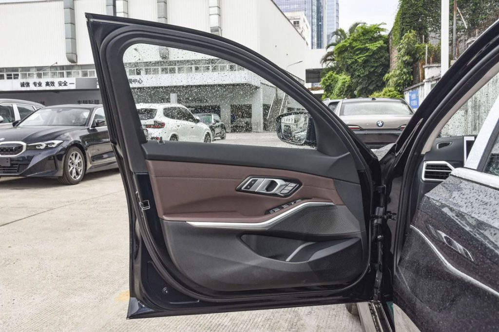 BMW i3: Can the 'German luxury' of the electric age still define the benchmark? BMW i3: Can the 'German luxury' of the electric age still define the benchmark?
