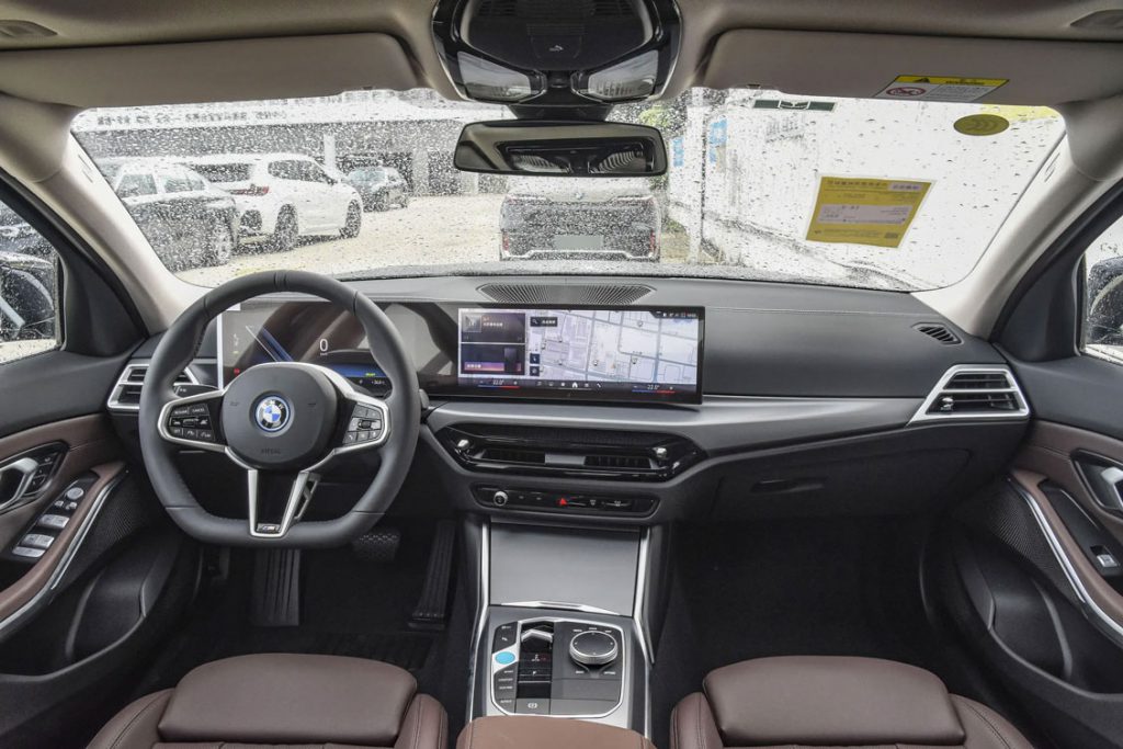 BMW i3: Can the 'German luxury' of the electric age still define the benchmark? BMW i3: Can the 'German luxury' of the electric age still define the benchmark?
