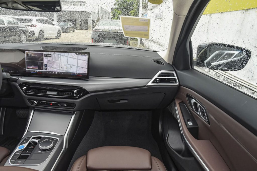 BMW i3: Can the 'German luxury' of the electric age still define the benchmark? BMW i3: Can the 'German luxury' of the electric age still define the benchmark?