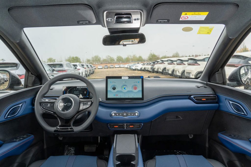 Equipped with advanced intelligent driving Seagull, a shopping and transportation tool Equipped with advanced intelligent driving Seagull, a shopping and transportation tool
