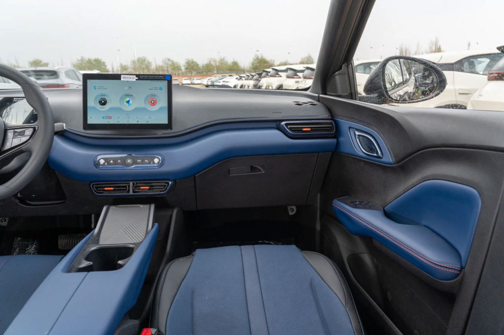 Equipped with advanced intelligent driving Seagull, a shopping and transportation tool Equipped with advanced intelligent driving Seagull, a shopping and transportation tool