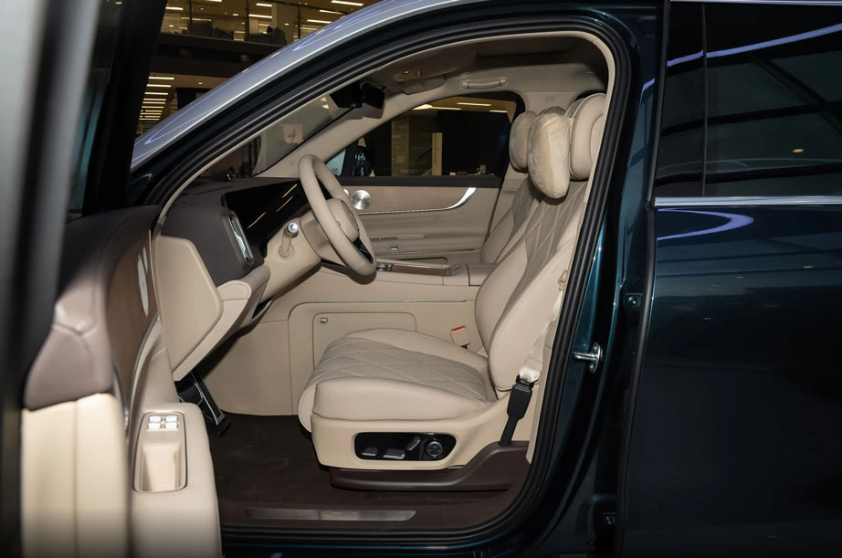 Huawei's M9 black technology makes driving vision boundless Huawei's M9 black technology makes driving vision boundless