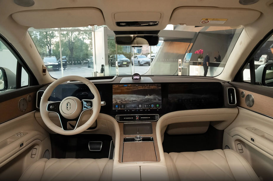 Huawei's M9 black technology makes driving vision boundless Huawei's M9 black technology makes driving vision boundless