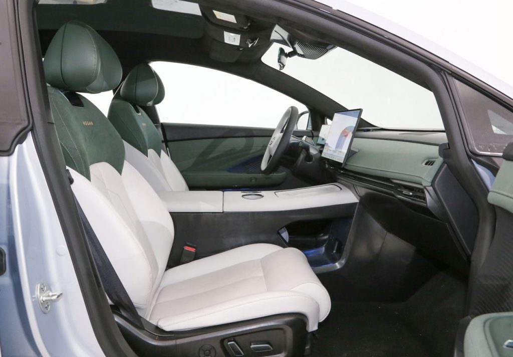 Nissan N7 Review: A Pragmatic Powerhouse in the Electric SUV Arena Nissan N7 Review: A Pragmatic Powerhouse in the Electric SUV Arena