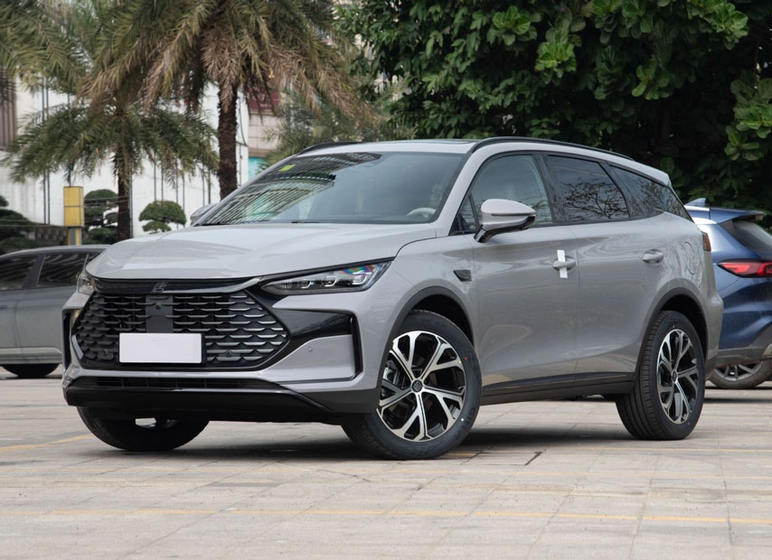 ‌BYD Tang DM-i: The Plug-In Hybrid SUV Redefining Value and Versatility