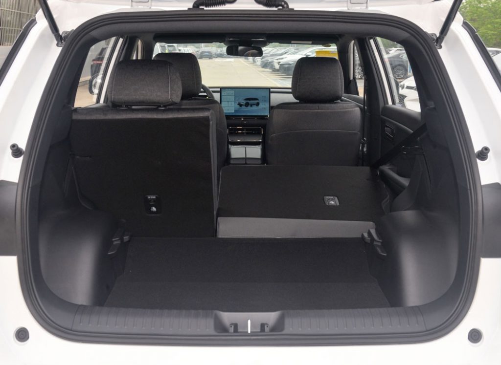 Aion LX Plus - Redefining Intelligent Luxury in EV SUVs Aion LX Plus - Redefining Intelligent Luxury in EV SUVs