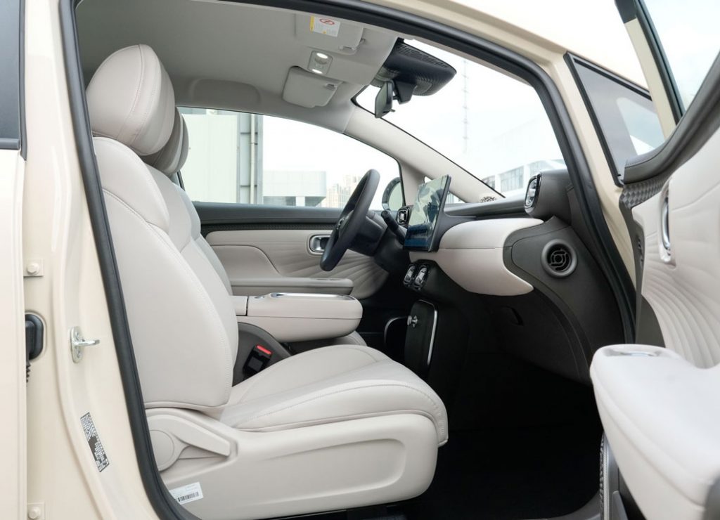 AION UT Review: Redefining Compact Electric Mobility AION UT Review: Redefining Compact Electric Mobility