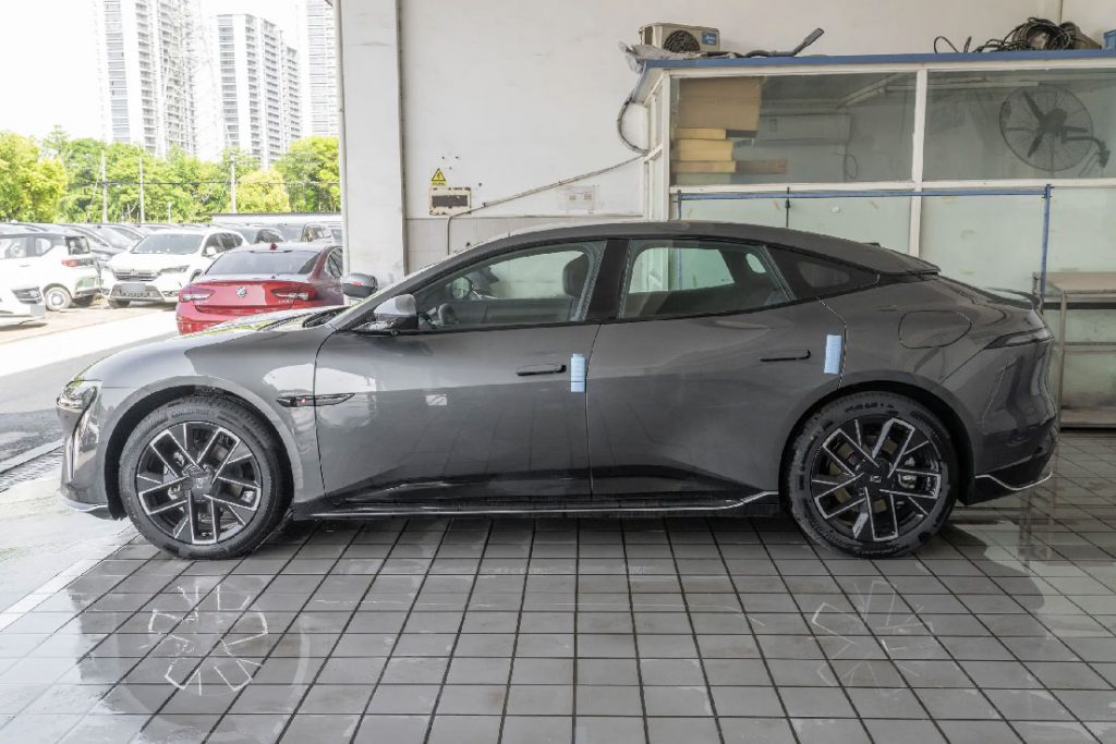 Avatr 06 — Huawei-Powered Tech Sedan Redefining the Mid-size EV Segment Avatr 06 — Huawei-Powered Tech Sedan Redefining the Mid-size EV Segment