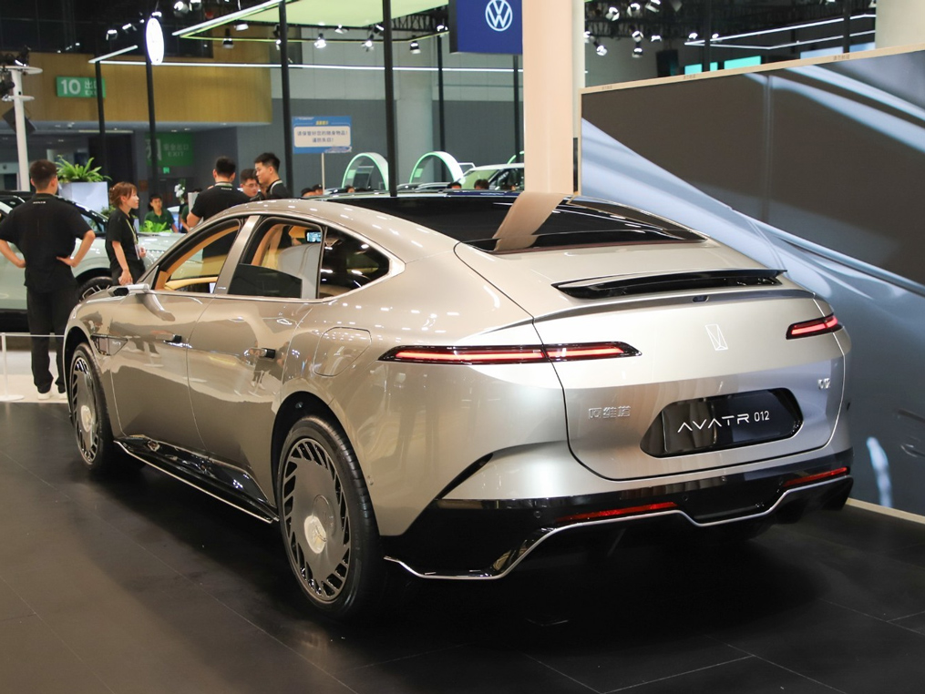 AVATR 12 - The Huawei-Powered Future Luxury Sedan