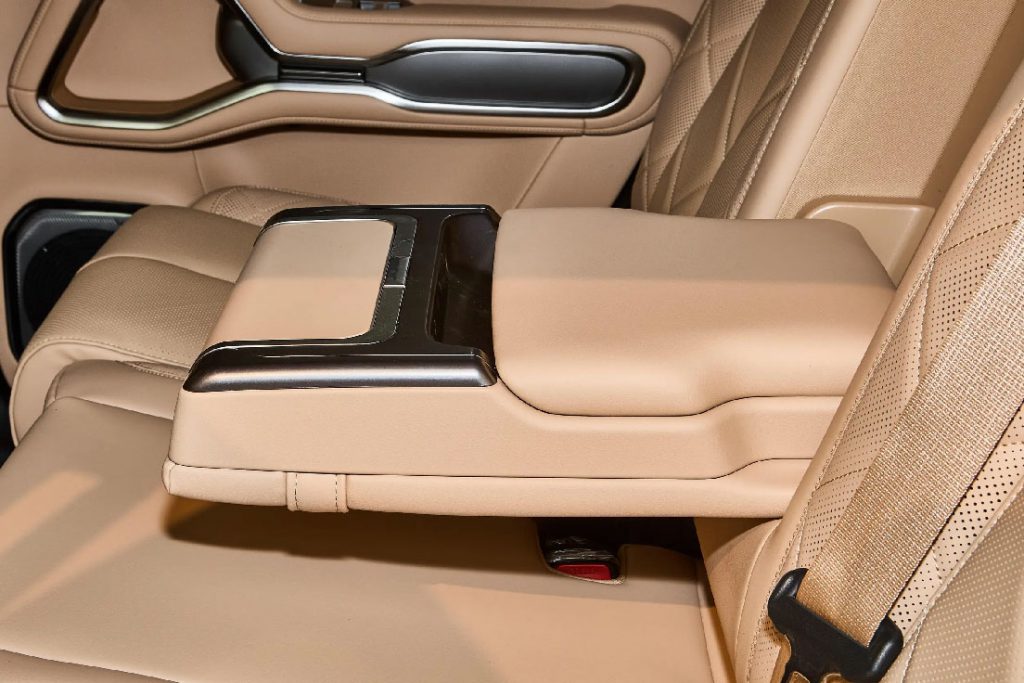 BYD FANGCHENGBAO Leopard 8: The Game Changer in Luxury Off-Road BYD FANGCHENGBAO Leopard 8: The Game Changer in Luxury Off-Road