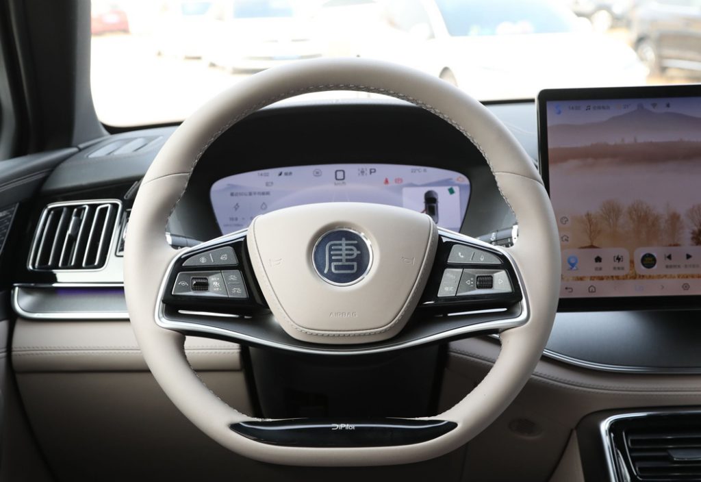 BYD Tang EV - Redefining the Three-Row Luxury SUV BYD Tang EV - Redefining the Three-Row Luxury SUV