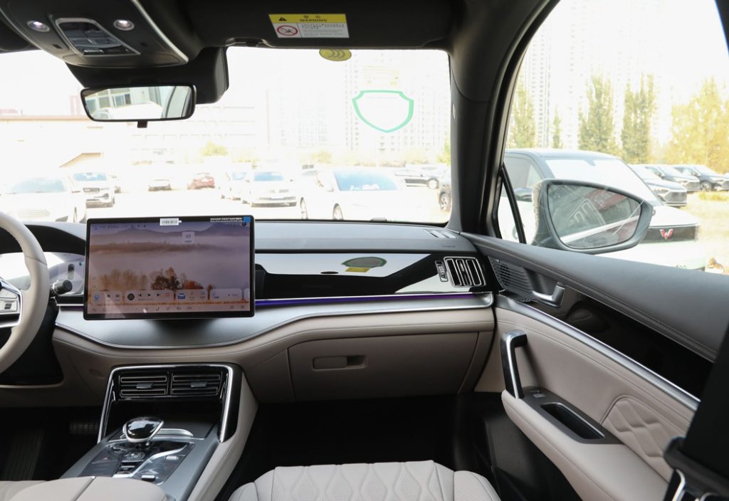 BYD Tang EV - Redefining the Three-Row Luxury SUV BYD Tang EV - Redefining the Three-Row Luxury SUV