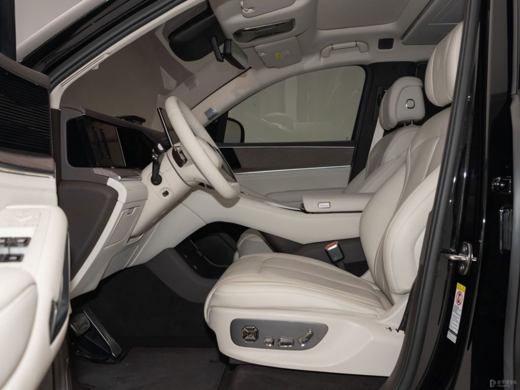 DENZA N9 - The New Benchmark in Luxury EV Sedans DENZA N9 - The New Benchmark in Luxury EV Sedans