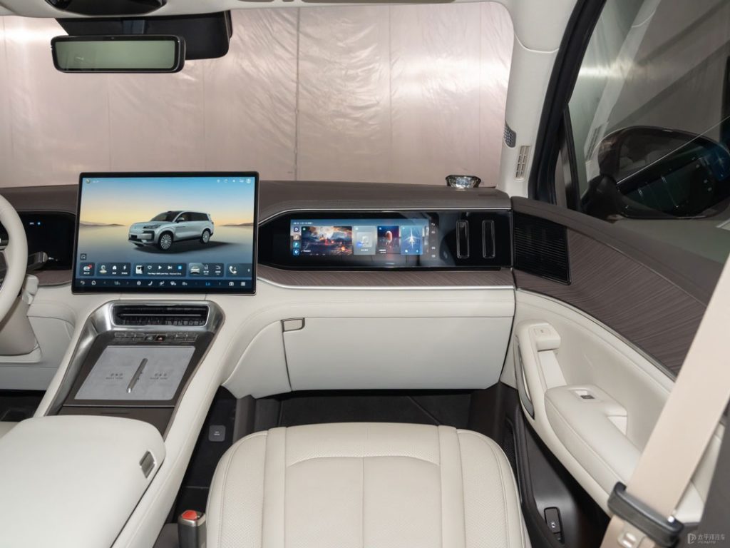DENZA N9 - The New Benchmark in Luxury EV Sedans DENZA N9 - The New Benchmark in Luxury EV Sedans