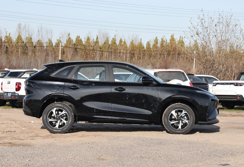 Dongfeng Forthing Thunder – Budget EV with Safety Edge Dongfeng Forthing Thunder – Budget EV with Safety Edge