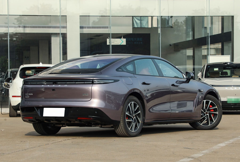 Exeed Sterra ES – When German Precision Meets Oriental Philosophy Exeed Sterra ES – When German Precision Meets Oriental Philosophy