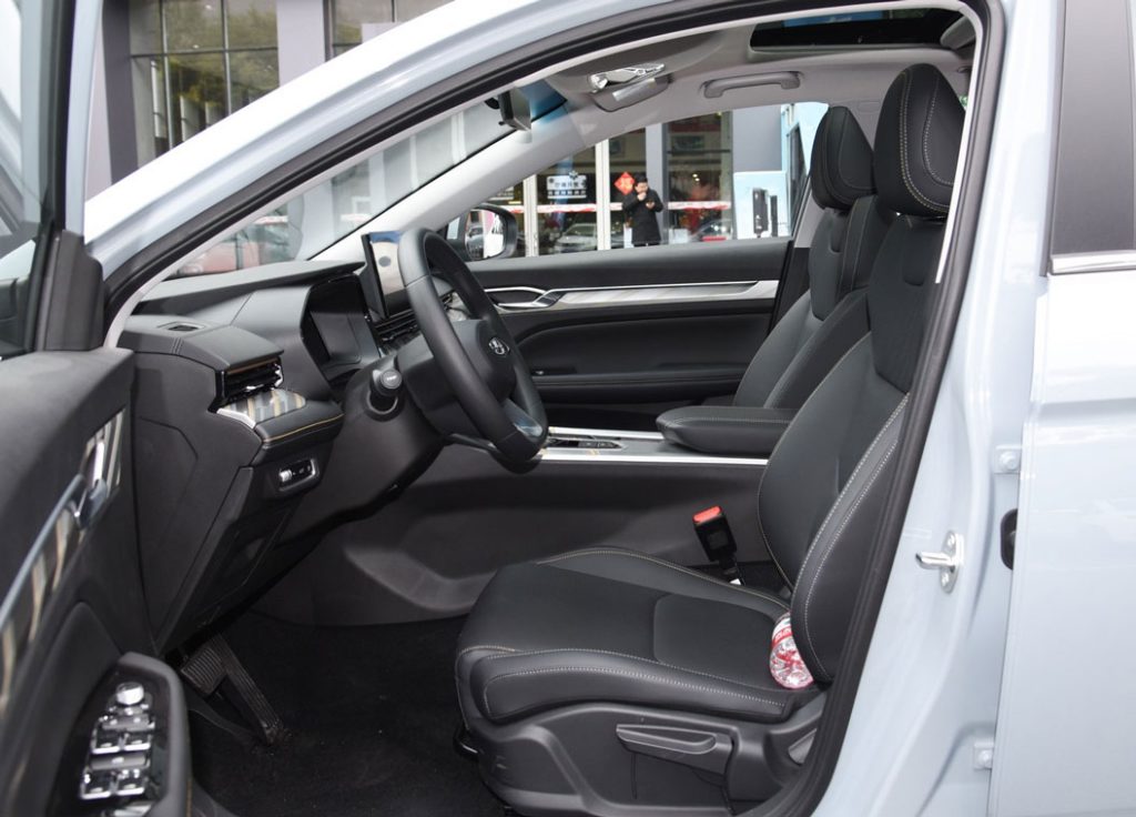 Geely Emgrand L HiP: The Game-Changer in Hybrid Sedan Market Geely Emgrand L HiP: The Game-Changer in Hybrid Sedan Market