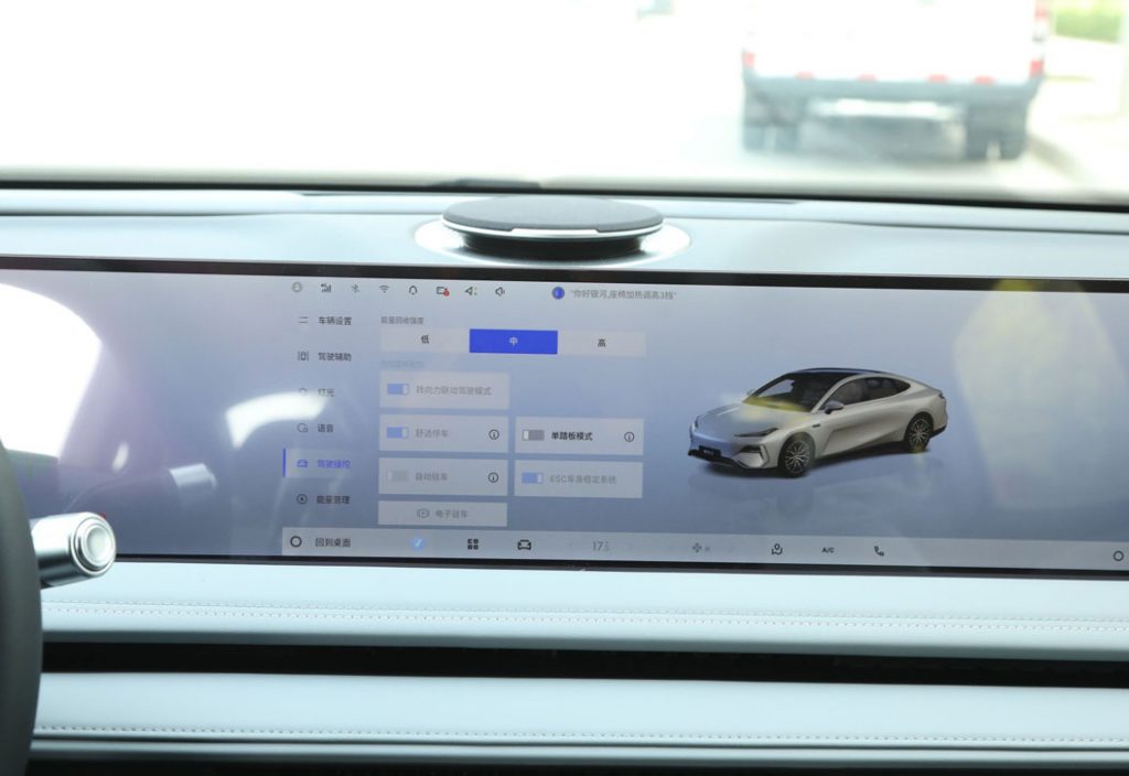 Geely Galaxy E8 – The OLED Spaceship Redefining EV Luxury Geely Galaxy E8 – The OLED Spaceship Redefining EV Luxury