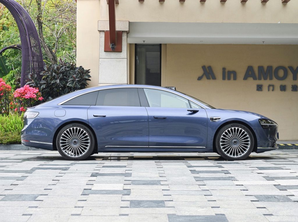 HJ S9 - The Epitome of Chinese Intelligent Luxury Sedan HJ S9 - The Epitome of Chinese Intelligent Luxury Sedan