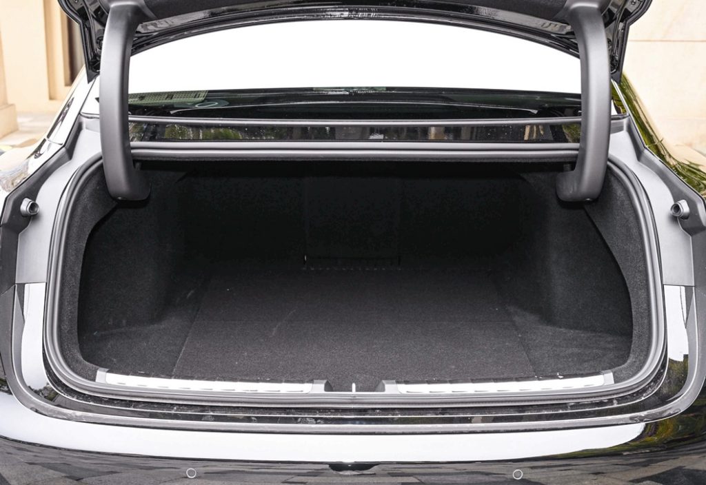 HJ S9 - The Epitome of Chinese Intelligent Luxury Sedan HJ S9 - The Epitome of Chinese Intelligent Luxury Sedan