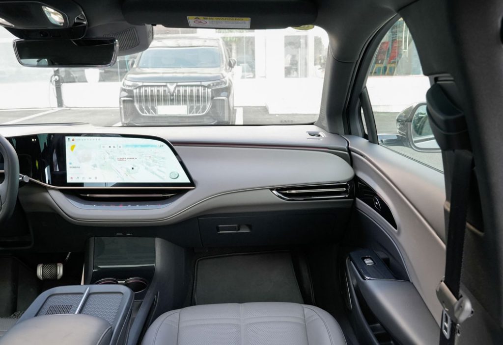 Hongqi EH7 2024 — Where Celestial Aesthetics Meet Cutting-Edge EV Tech Hongqi EH7 2024 — Where Celestial Aesthetics Meet Cutting-Edge EV Tech