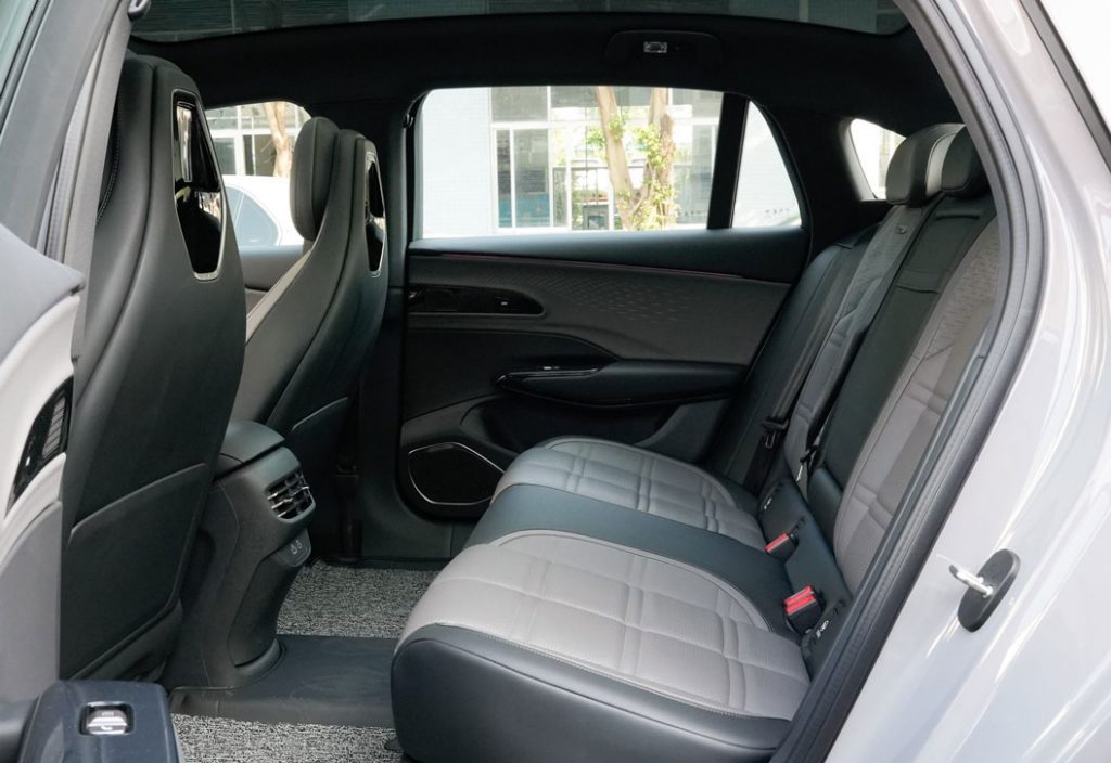 Hongqi EH7 2024 — Where Celestial Aesthetics Meet Cutting-Edge EV Tech Hongqi EH7 2024 — Where Celestial Aesthetics Meet Cutting-Edge EV Tech
