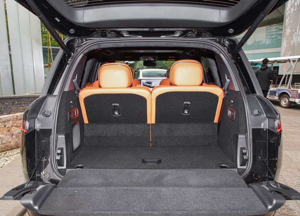 Lynk & Co 900 Review: Redefining Premium Electric Mobility with Nordic Flair Lynk & Co 900 Review: Redefining Premium Electric Mobility with Nordic Flair