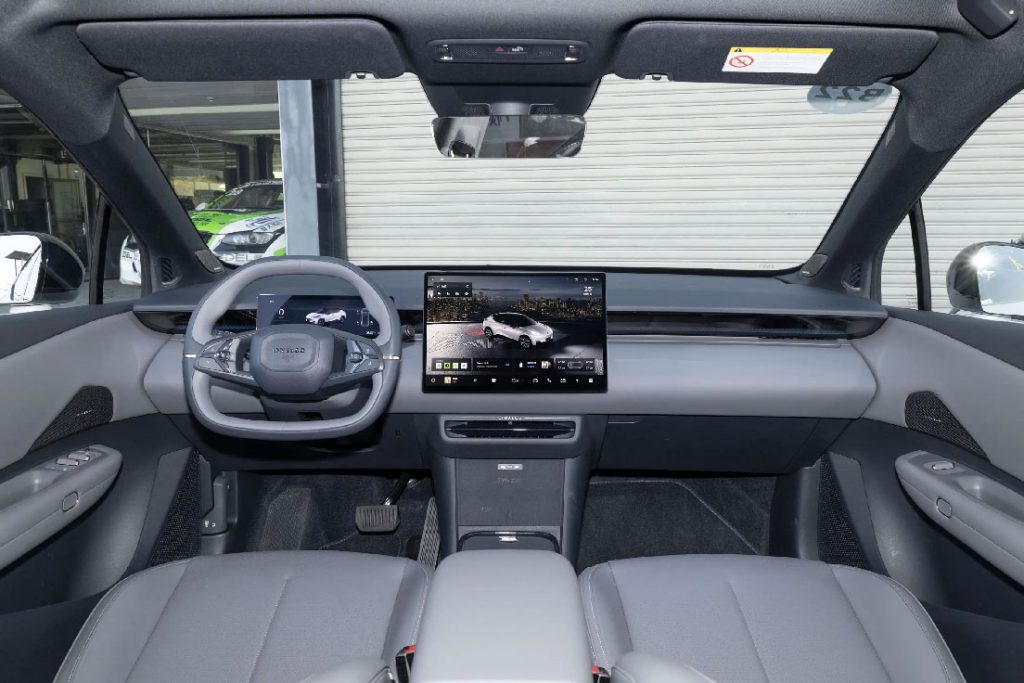 Lynk & Co Z20 – Electrified Urban Rebel Lynk & Co Z20 – Electrified Urban Rebel