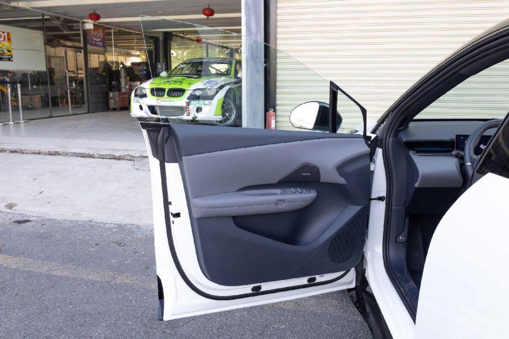 Lynk & Co Z20 – Electrified Urban Rebel Lynk & Co Z20 – Electrified Urban Rebel