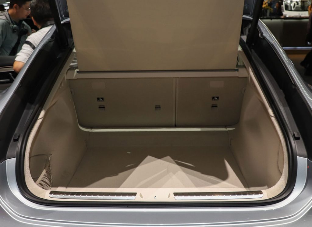 Mercedes-Benz EQS — Rewriting the Rules of Electric Opulence Mercedes-Benz EQS — Rewriting the Rules of Electric Opulence