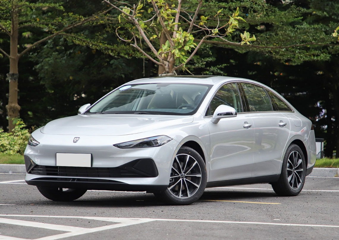 Roewe D7 - The New Benchmark in Intelligent Hybrid Sedans