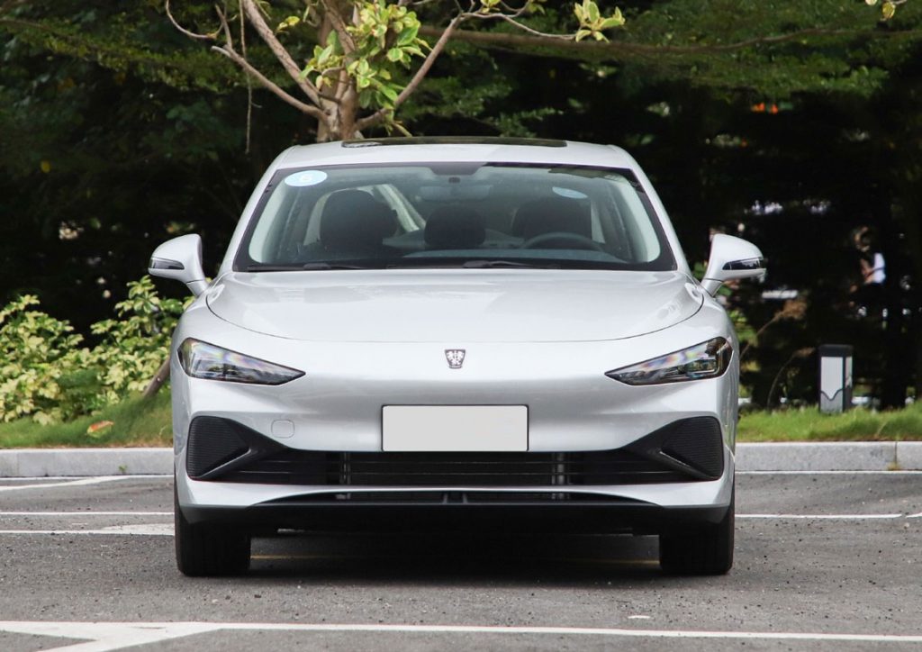 Roewe D7 - The New Benchmark in Intelligent Hybrid Sedans Roewe D7 - The New Benchmark in Intelligent Hybrid Sedans