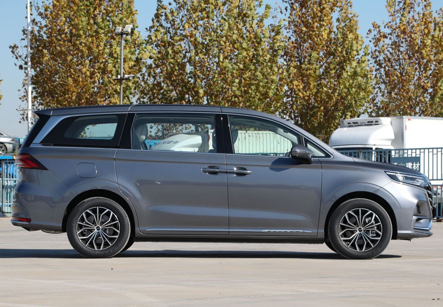 Roewe iMAX8 – Redefining the Smart Lounge on Wheels Roewe iMAX8 – Redefining the Smart Lounge on Wheels