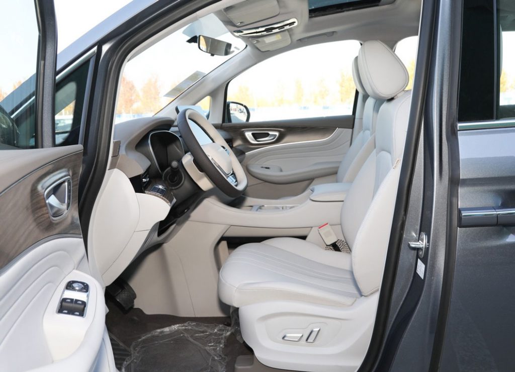 Roewe iMAX8 – Redefining the Smart Lounge on Wheels Roewe iMAX8 – Redefining the Smart Lounge on Wheels