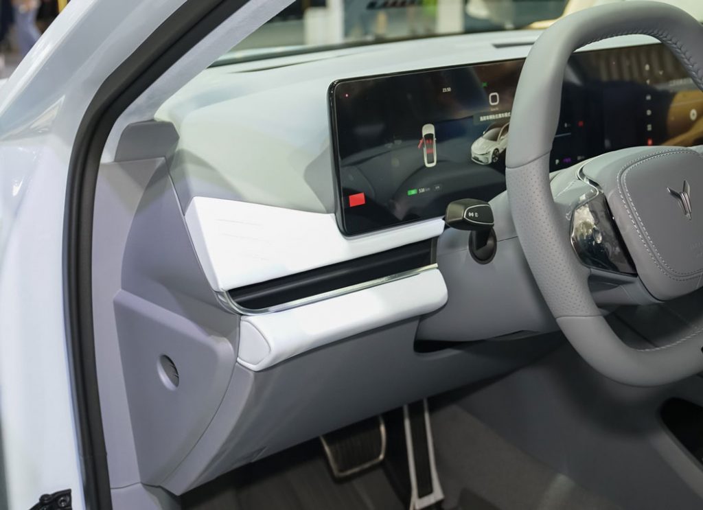 VOYAH Dreamer — Redefining Luxury EV with Eastern Futurism VOYAH Dreamer — Redefining Luxury EV with Eastern Futurism
